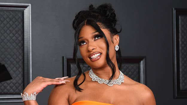 Hottie honcho Megan Thee Stallion took to Twitter where she praised her boyfriend Pardison Fontaine for displaying trust and healthy boundaries.