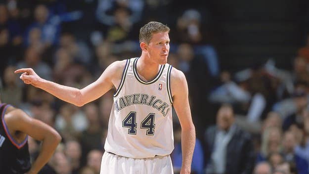 According to a statement issued by the Dallas Mavericks, ex-NBA center Shawn Bradley has been paralyzed after a vehicle hit him while he was riding his bike.