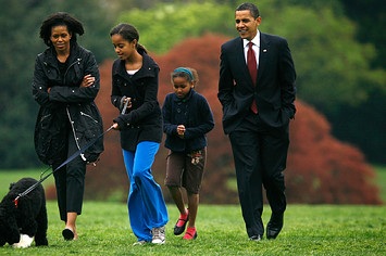 obama-family-and-bo