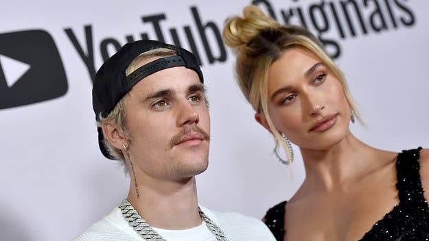 In a new interview with Dr. Jessica Clemons, Hailey Bieber reveals that Justin helped her deal with the criticism and bullying she faced on social media.