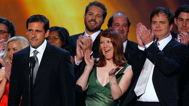 In an interview with Yahoo Entertainment, cast members Oscar Nunez and Kate Flannery talked about Carell's final episode, 'Goodbye Michael' and his cast gift.