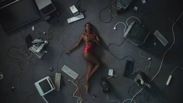 Justine Skye dropped her most recent project 'Bare With Me' last year, and she’s already back with new material thanks to the arrival of her “Intruded” video.