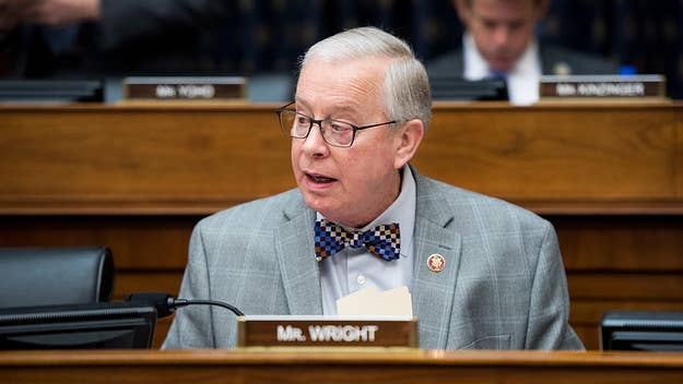 Rep. Ron Wright died on Sunday following his recent COVID-19 diagnosis, making him the first sitting member of Congress to pass after contracting the virus.