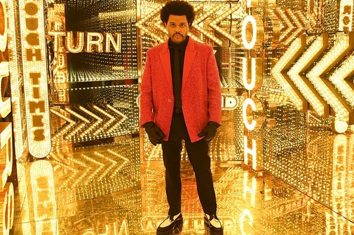 The Weeknd's Super Bowl outfit took 250 hours to complete – 97.9 WRMF