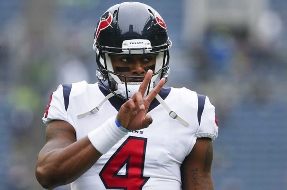 Houston Texans QB Deshaun Watson officially requests trade (Report)