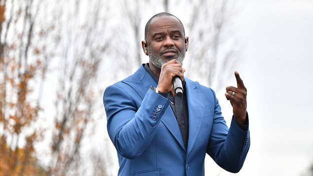 This isn’t the first time Brian McKnight Jr. has publicly attacked his father. In August 2019, the son claimed his dad “abandoned” him and his siblings.