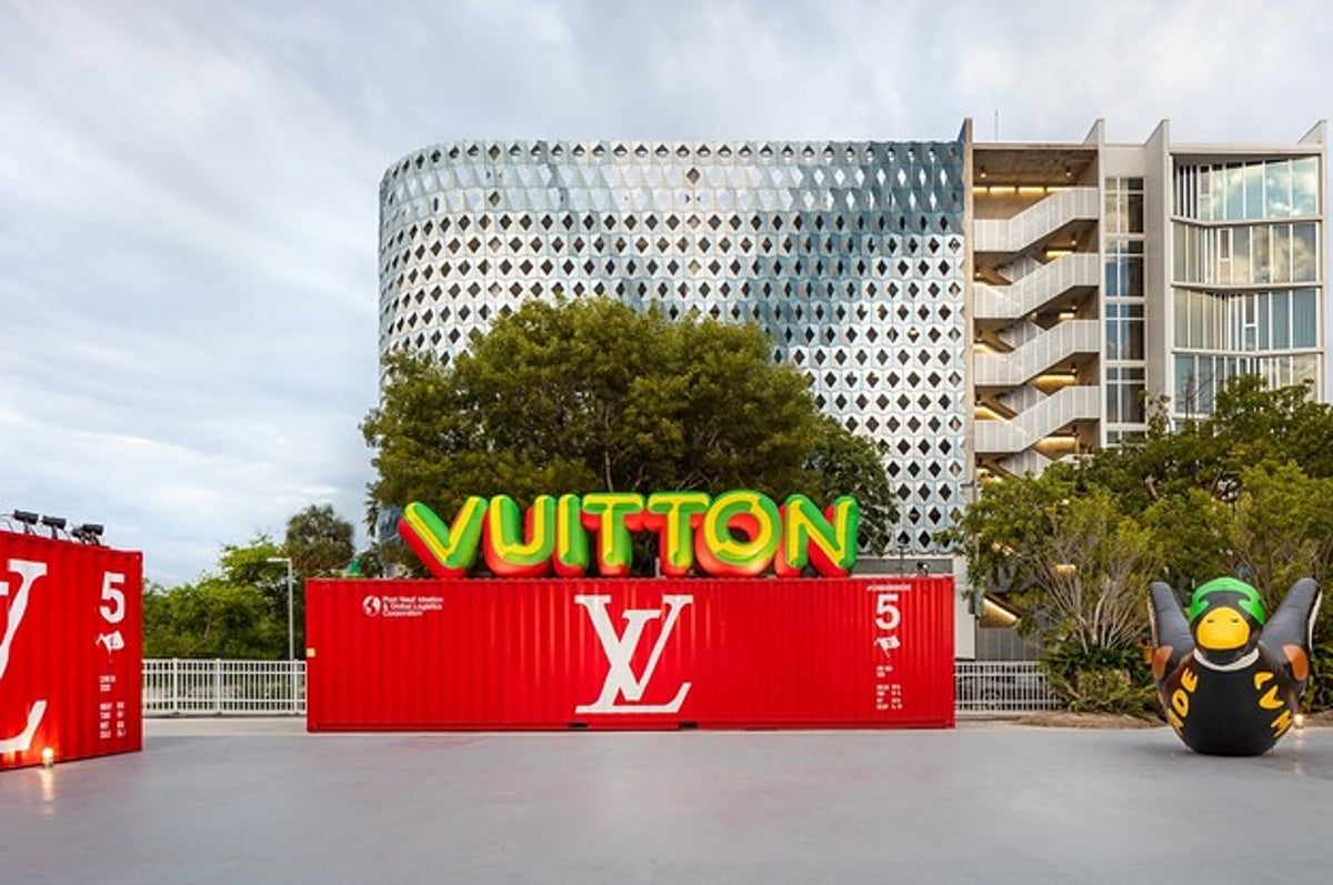 Virgil Abloh & Louis Vuitton unveil 12-storey-high artwork in NYC - The  Spaces
