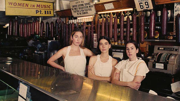 The updated version appears on Haim's 'Women In Music Pt. III' extended edition, which also includes a new "3am" remix featuring Thundercat.