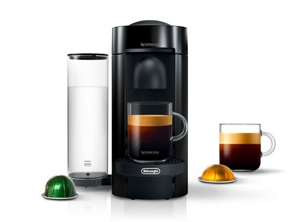 photo of the coffee + espresso machine with fresh brew