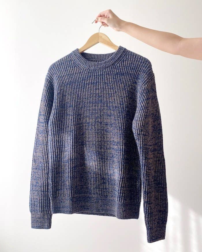 無印良品のおすすめのメンズアイテム「残糸で編んだクルーネックセーター」
