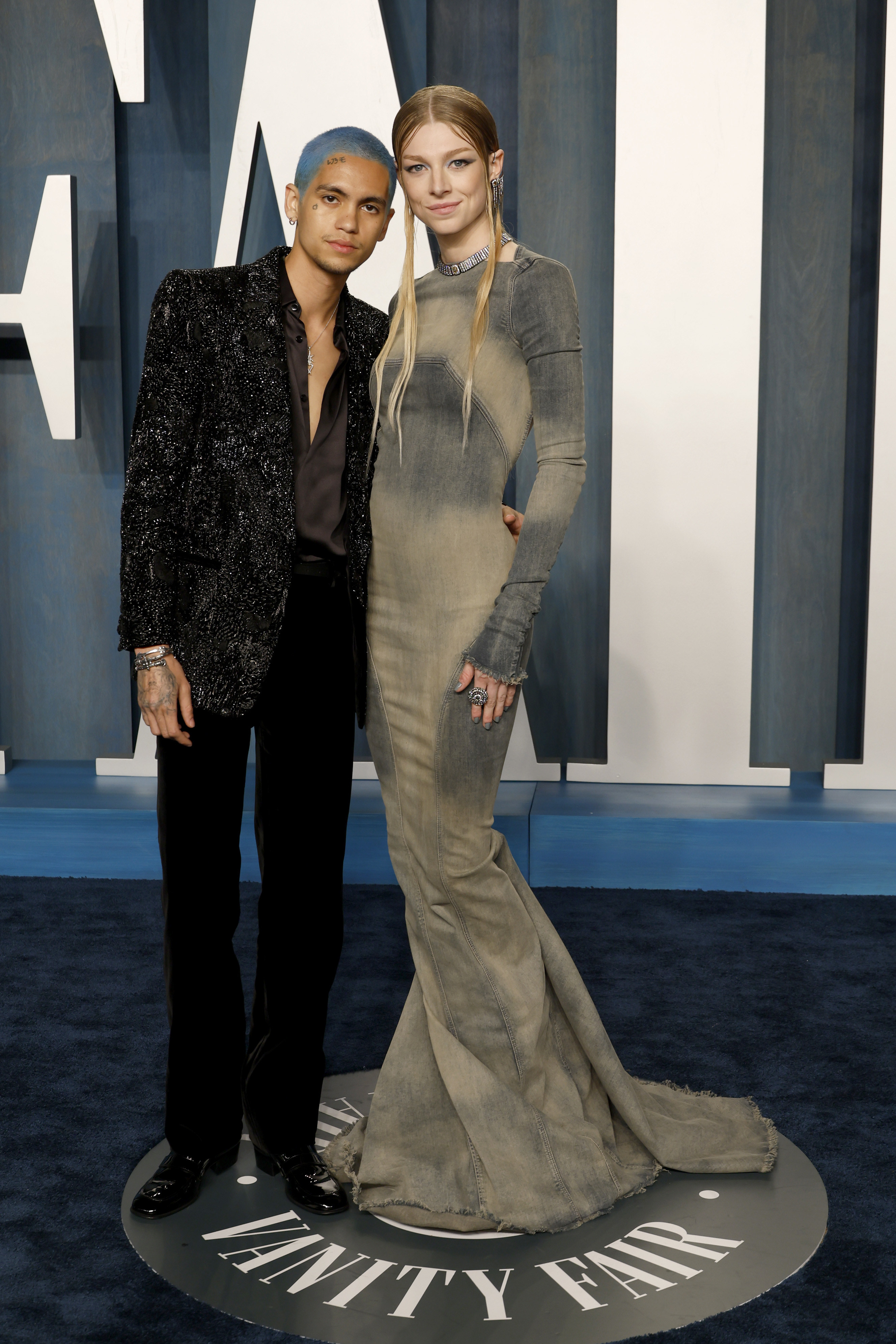 Dominic Fike and Hunter Schafer at the 2022 Vanity Fair Oscar Party
