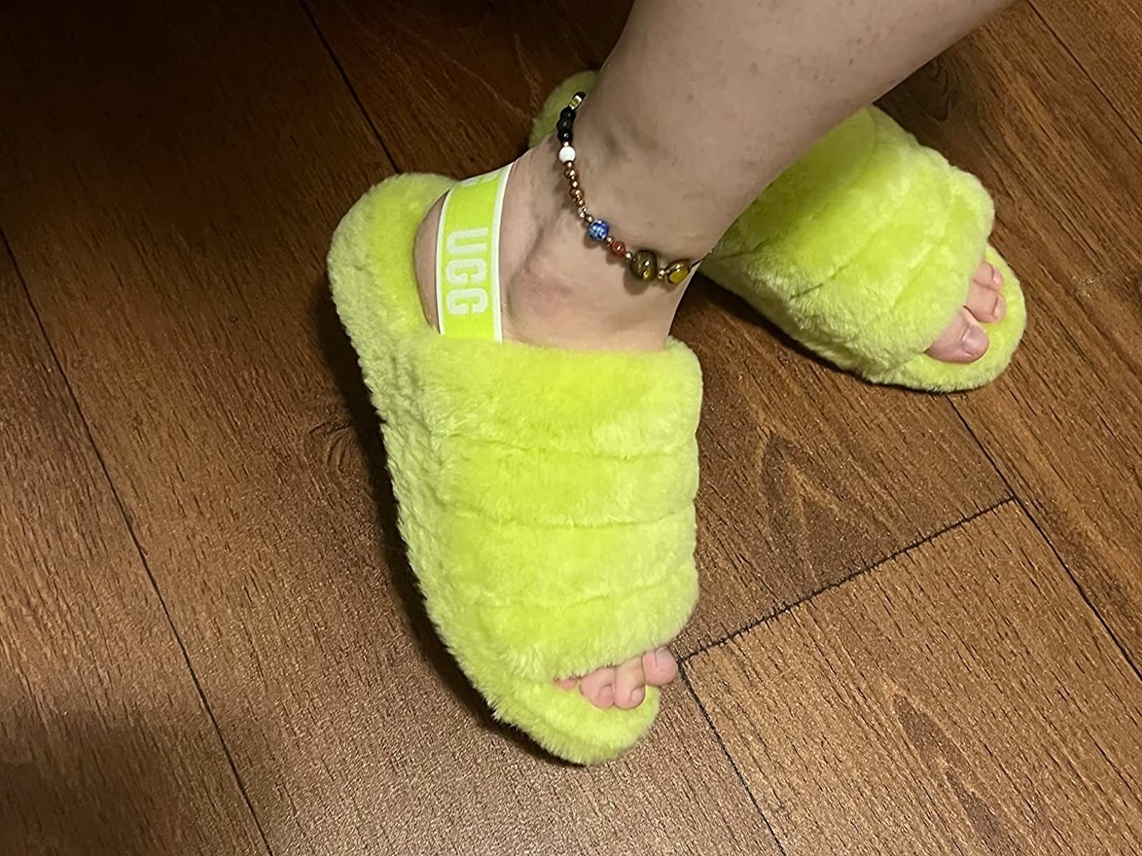 Reviewer in the lime green slippers