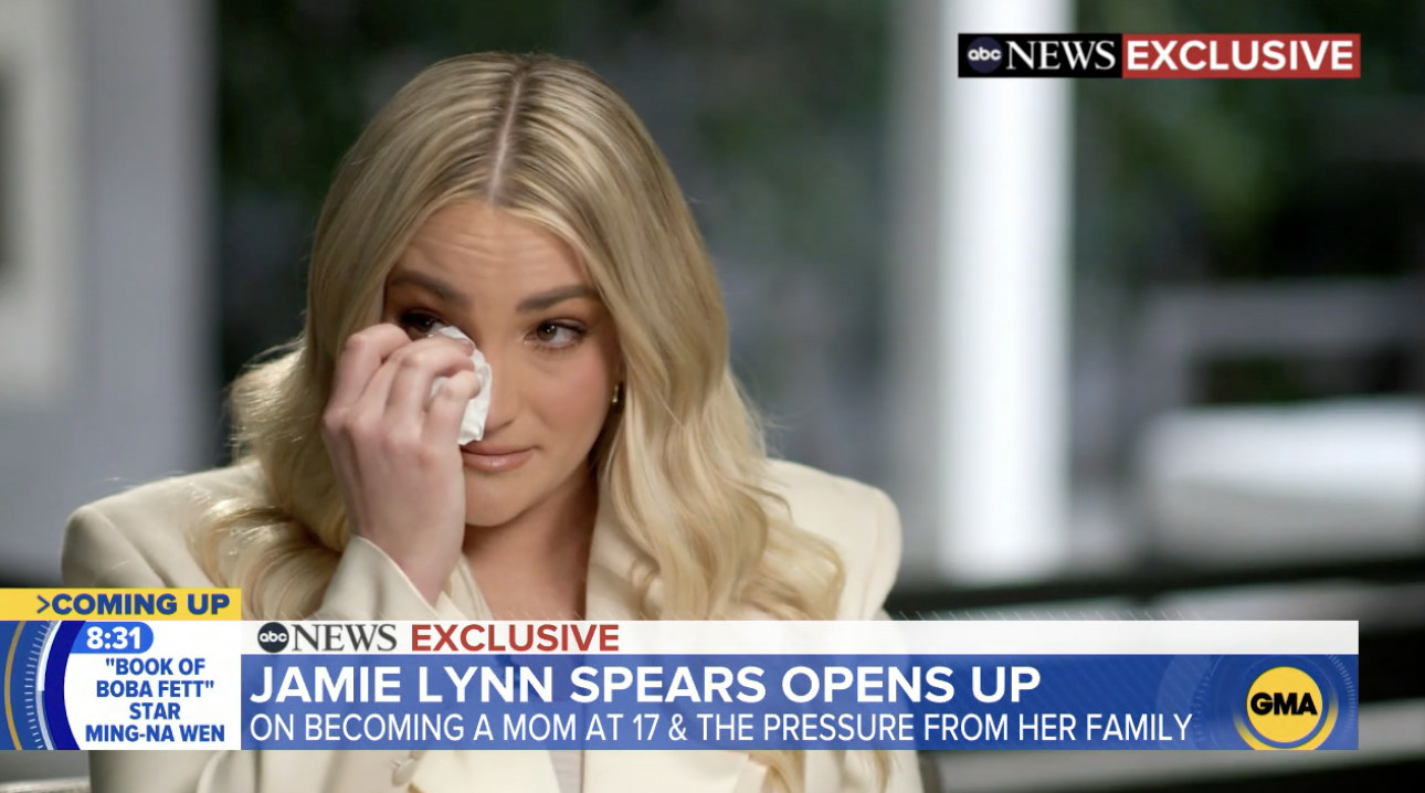Jamie wipes away a tear with the ABC News headline &quot;Jamie Lynn Spears opens up&quot;