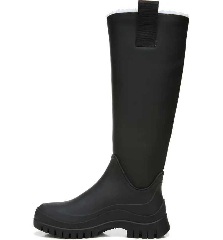 The lug sole rain boot in black