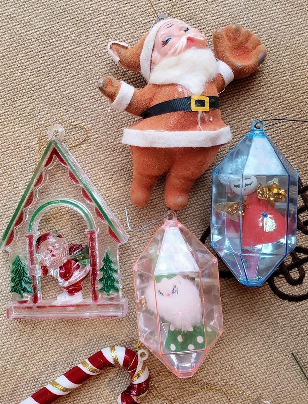 santa with a glove and other characters in a little chamber