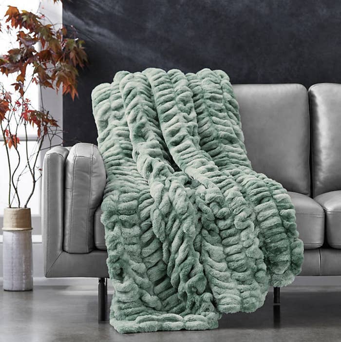 Member&#x27;s Mark Luxe Dyed Faux Fur Throw