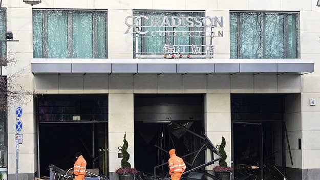A massive aquarium inside Berlin's Radisson Blu hotel exploded on Friday, sending 264,000 gallons of water and 1,500 fish out onto a nearby street.
