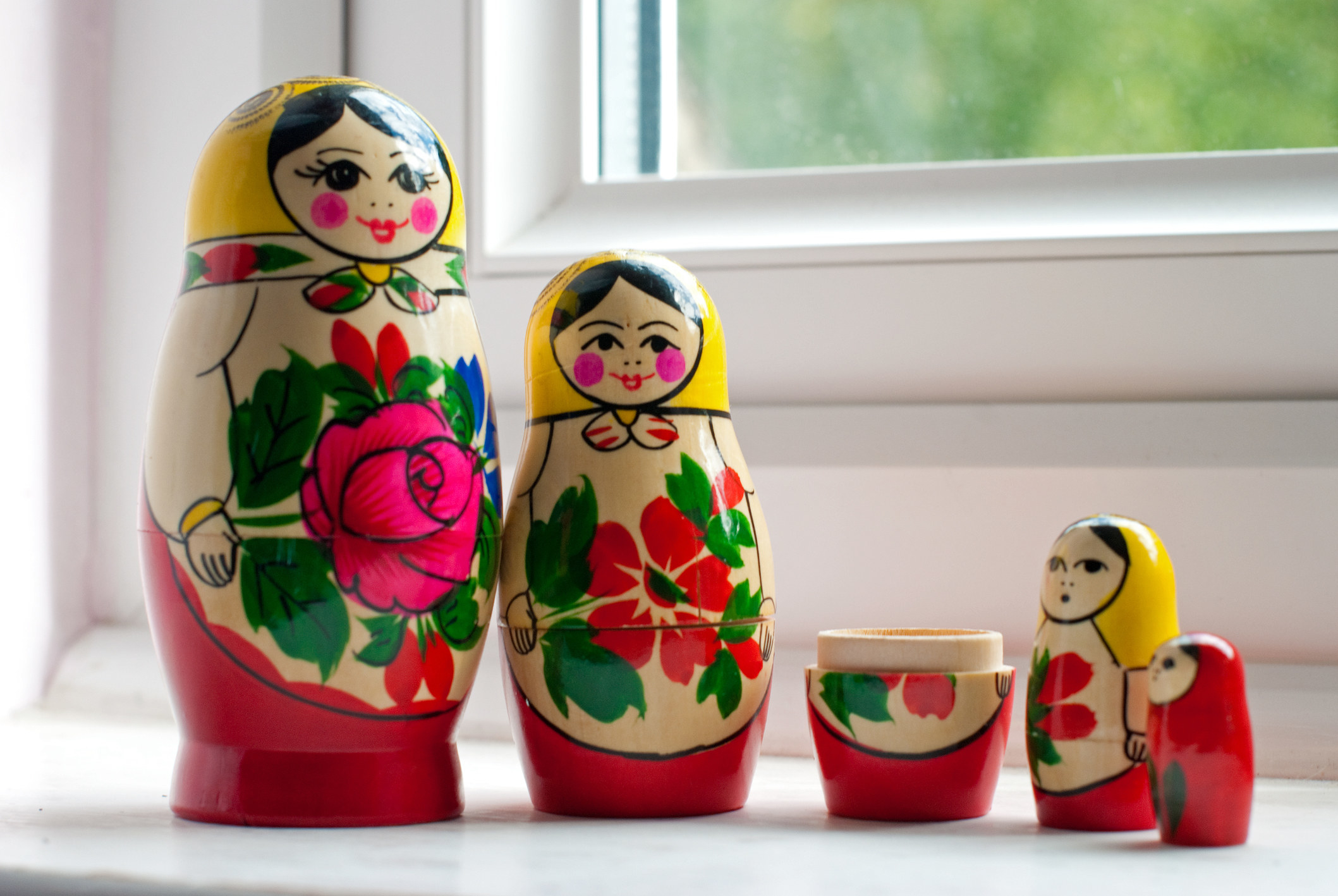Russian dolls of different sizes