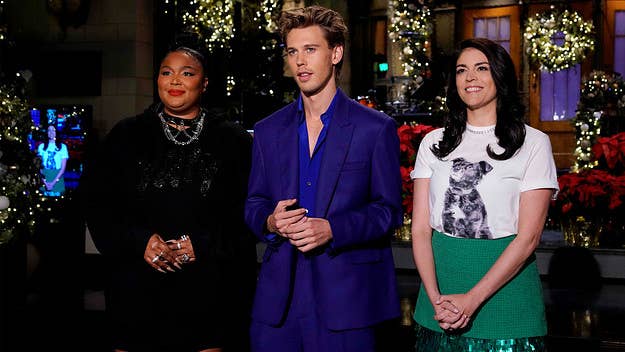 The final 'SNL' of 2022 is a Christmas episode hosted by Austin Butler. Replacing Yeah Yeah Yeahs, Lizzo made her third appearance as a musical guest.