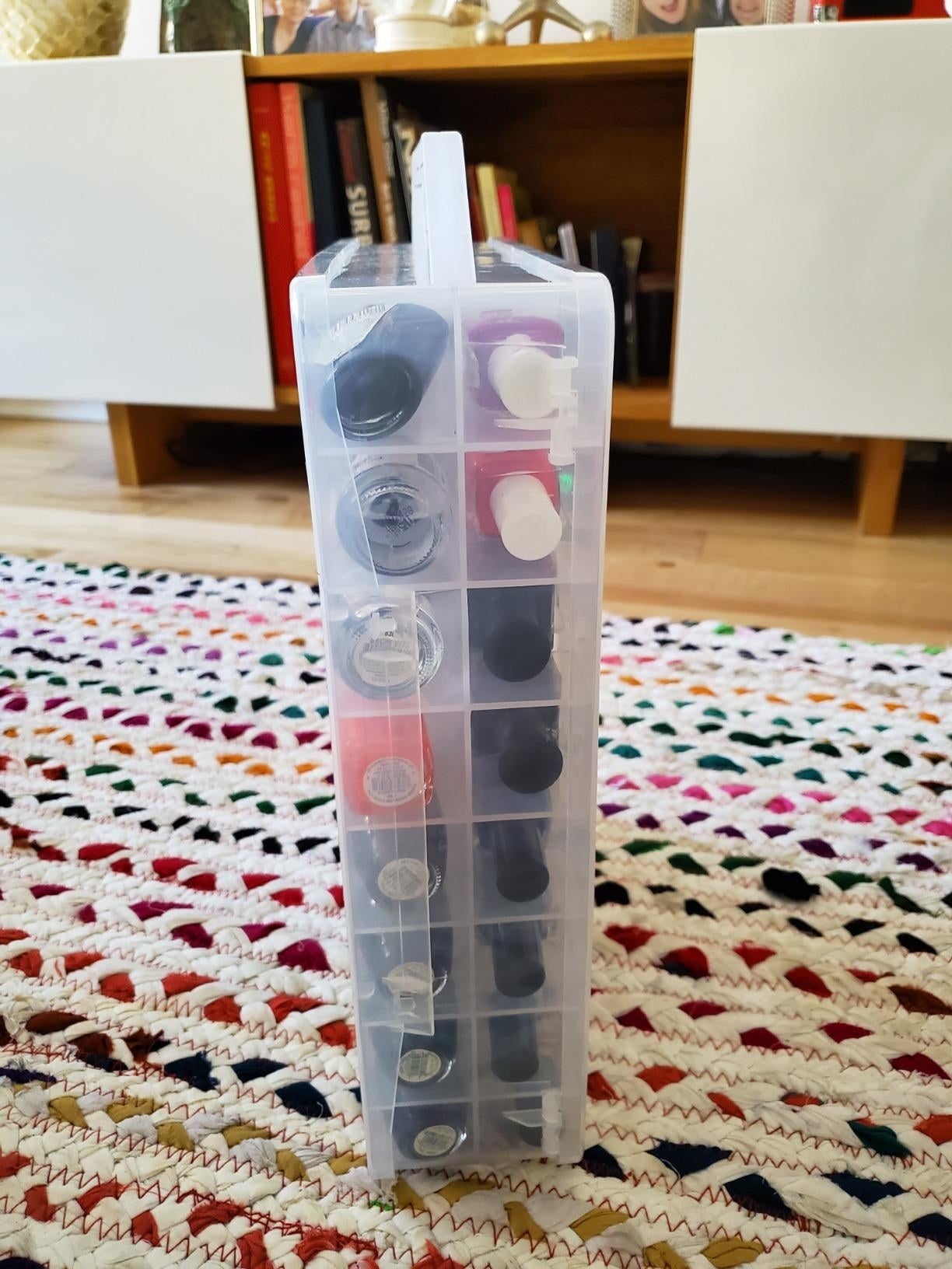The aforesaid  organizer, closed and showing the treble  sided view