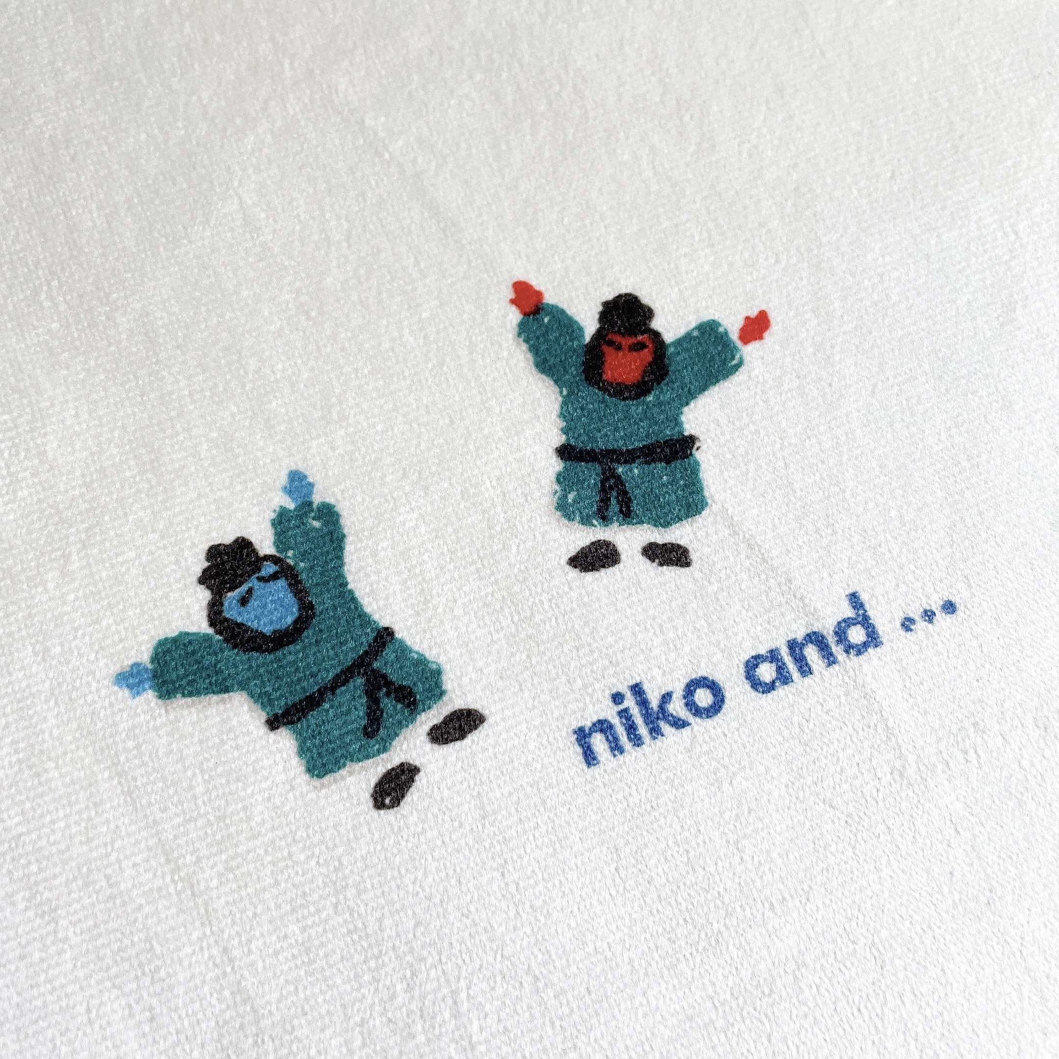 niko and...（ニコアンド）のおすすめアイテム「【ペヤング】コラボ PCケース」