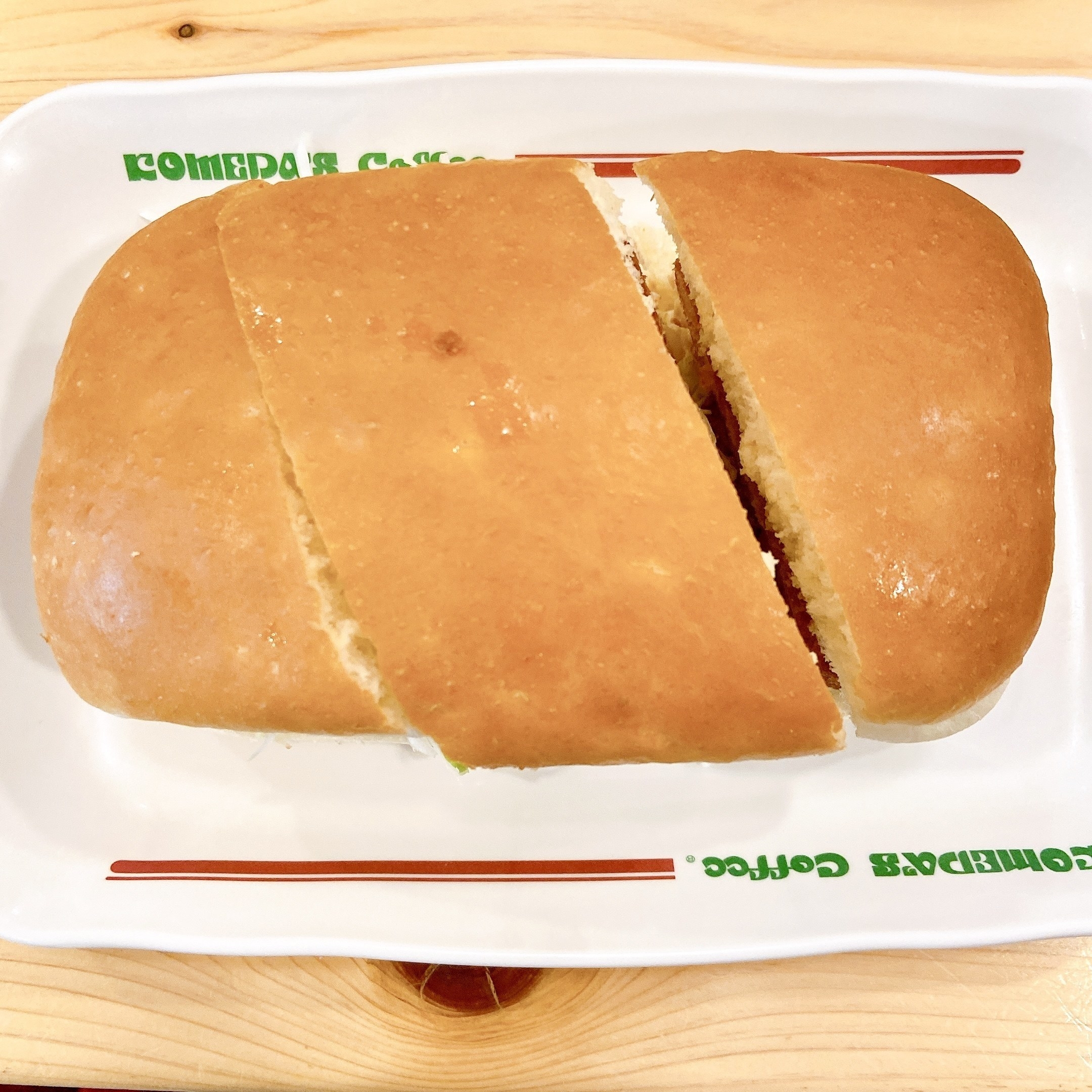 コメダ珈琲店のオススメのカツパン「エビカツパン」