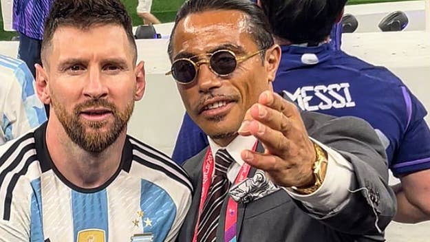 A clip from Argentina's celebration on TV shows Lionel Messi snubbing Salt Bae for a photo. Messi reluctantly takes a photo with him and fans aren't happy.