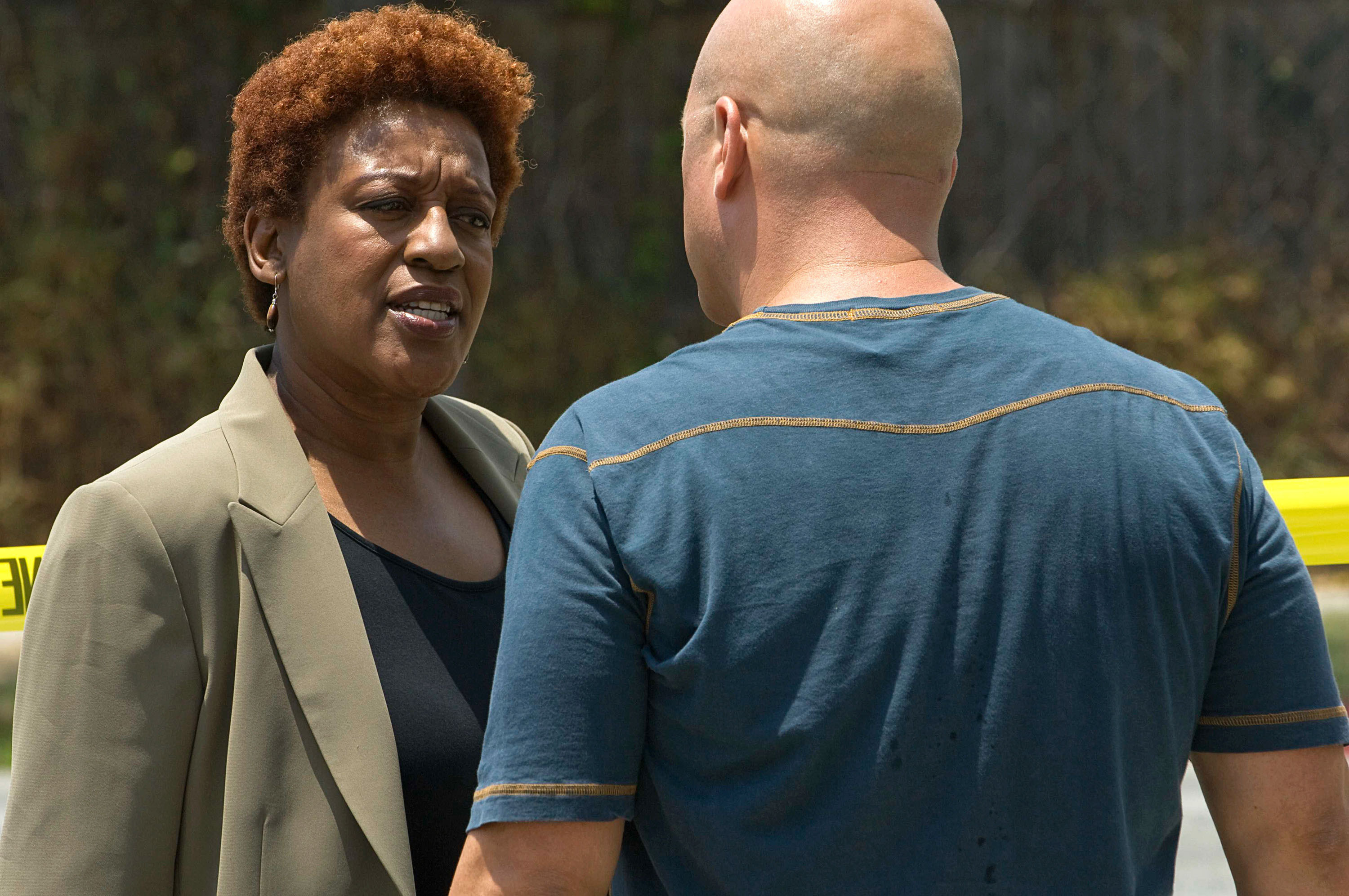 CCH Pounder and Michael Chiklis in The Shield