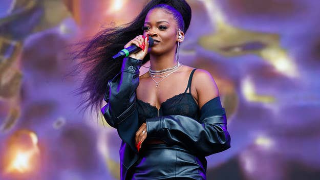Ari Lennox informed her fans on Twitter that she will no longer headline a tour following the conclusion of the 'Age/Sex/Location' tour next year.