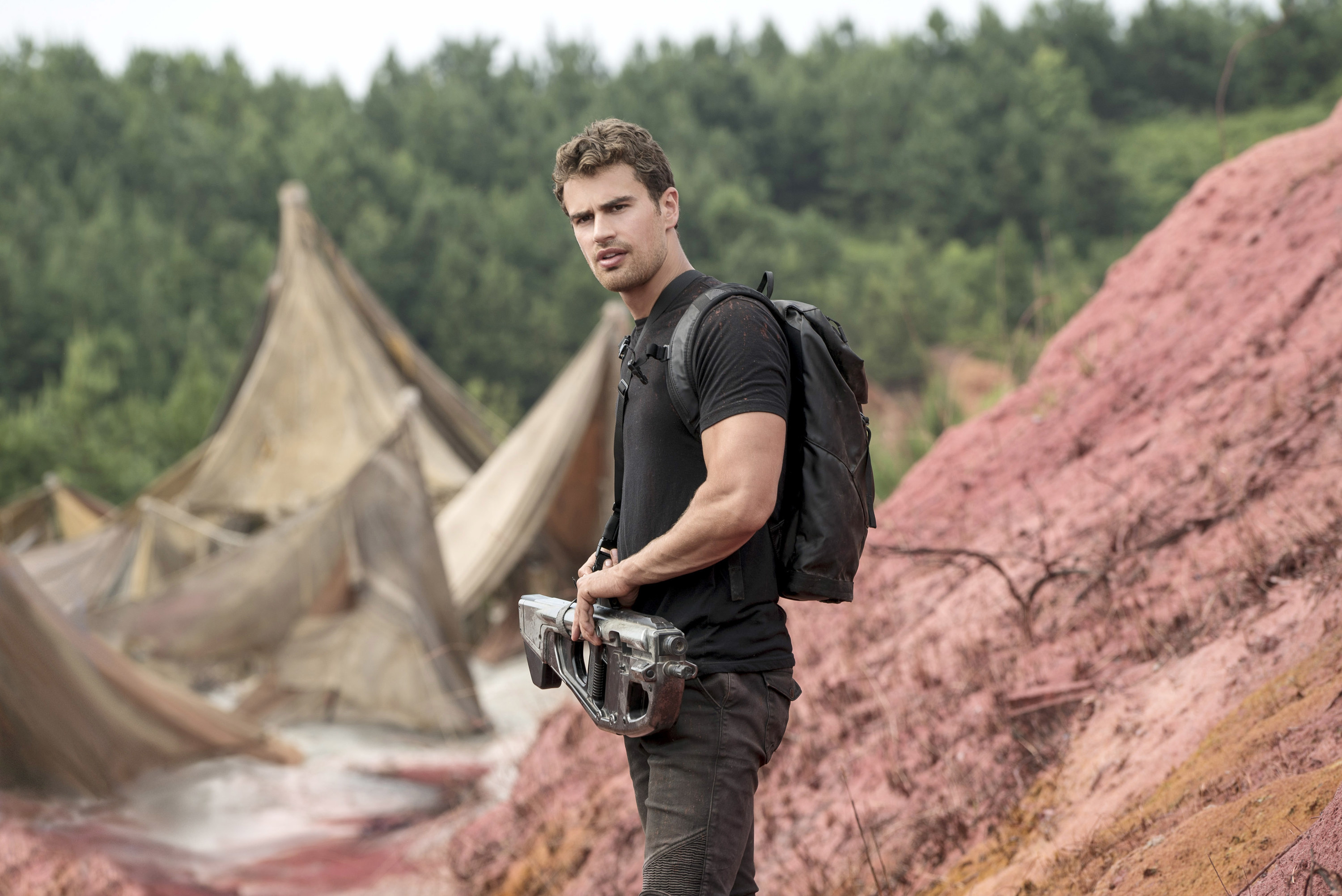 Theo James Says Acting In Divergent Was Boring - 2