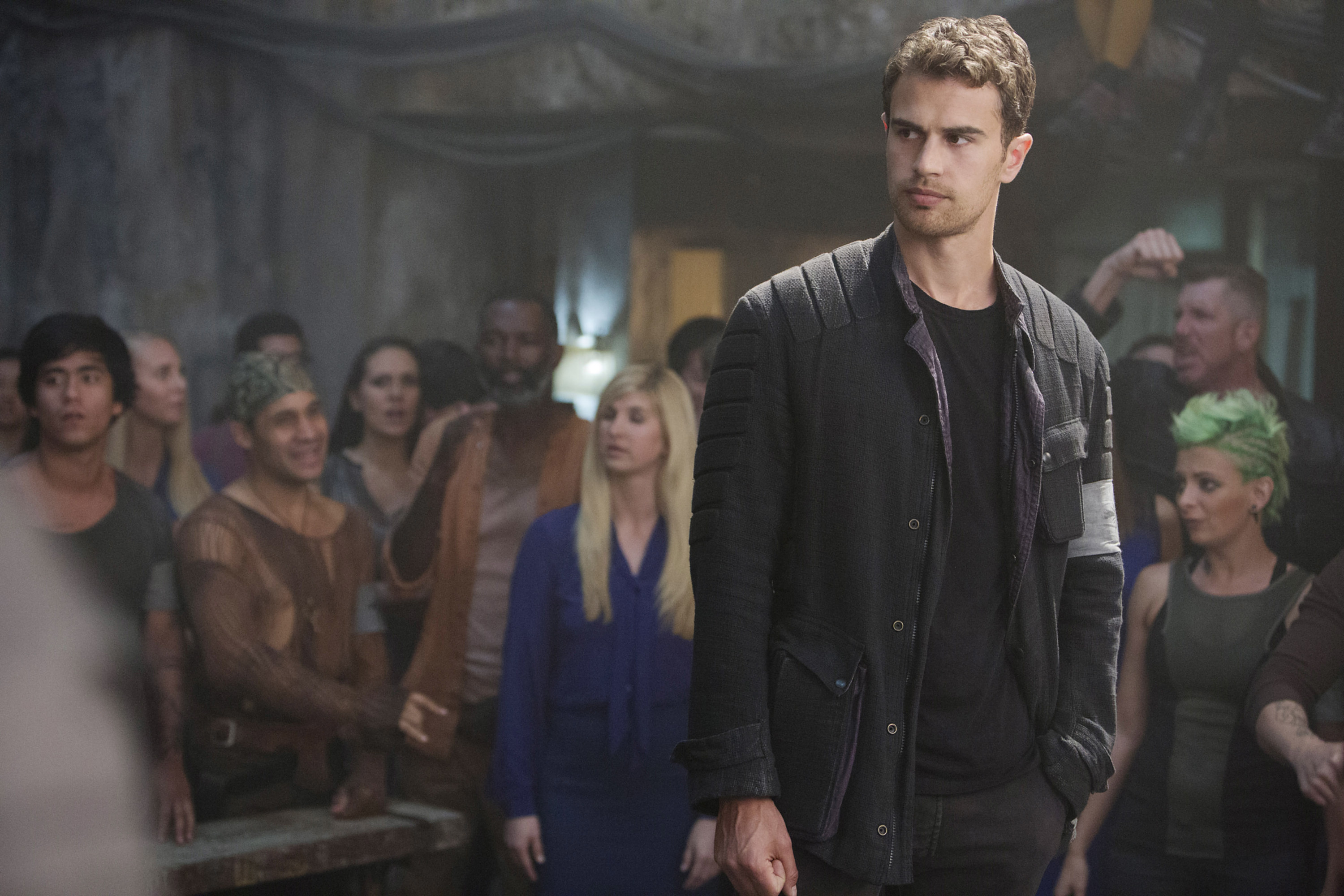 Theo James Says Acting In Divergent Was Boring - 81