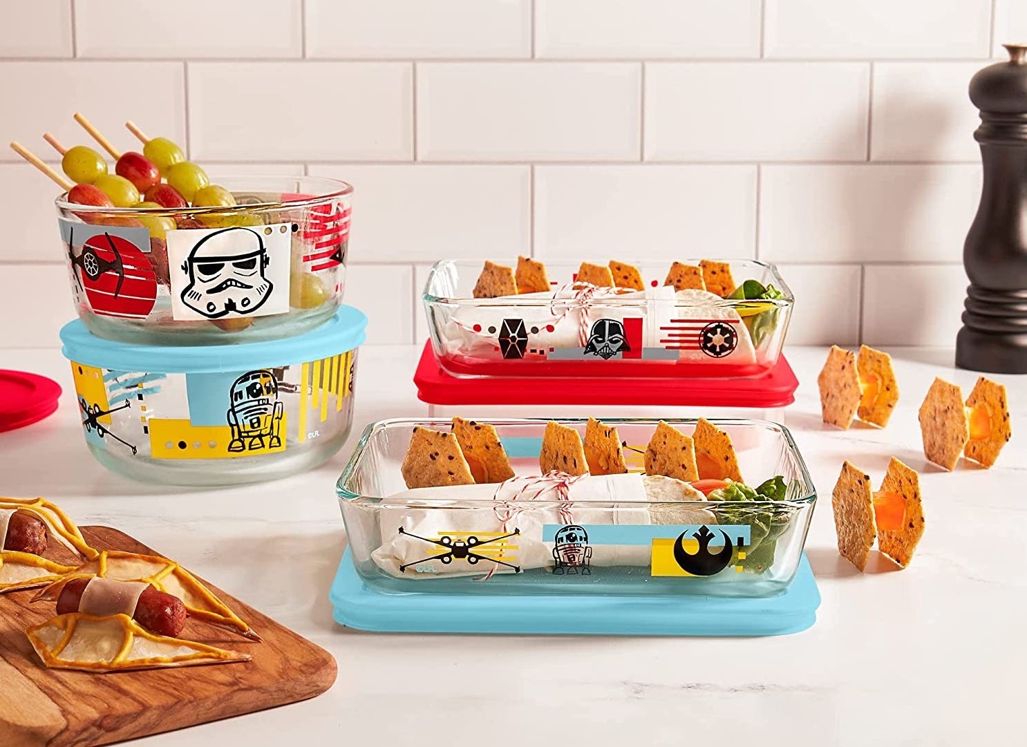 the Pyrex set with Star Wars designs on it