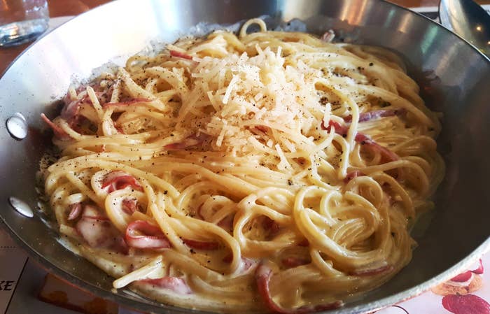 Spaghetti carbonara in a pot.