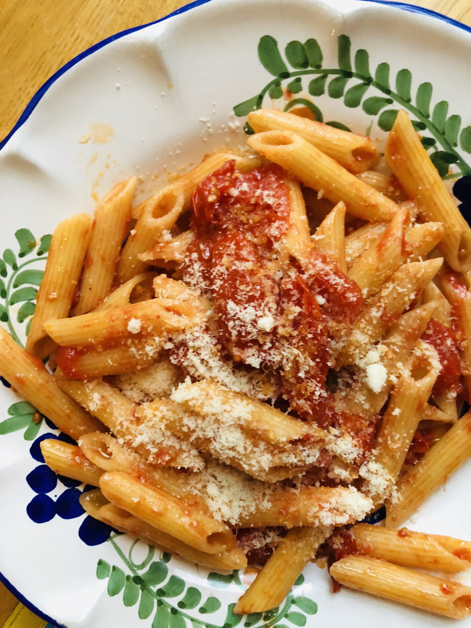 Penne al pomodoro on a plate.