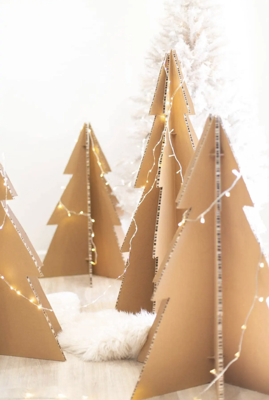 44 Fabulous DIY Christmas Trees That Aren T Actual Trees   Sub Buzz 7817 1670274901 11 