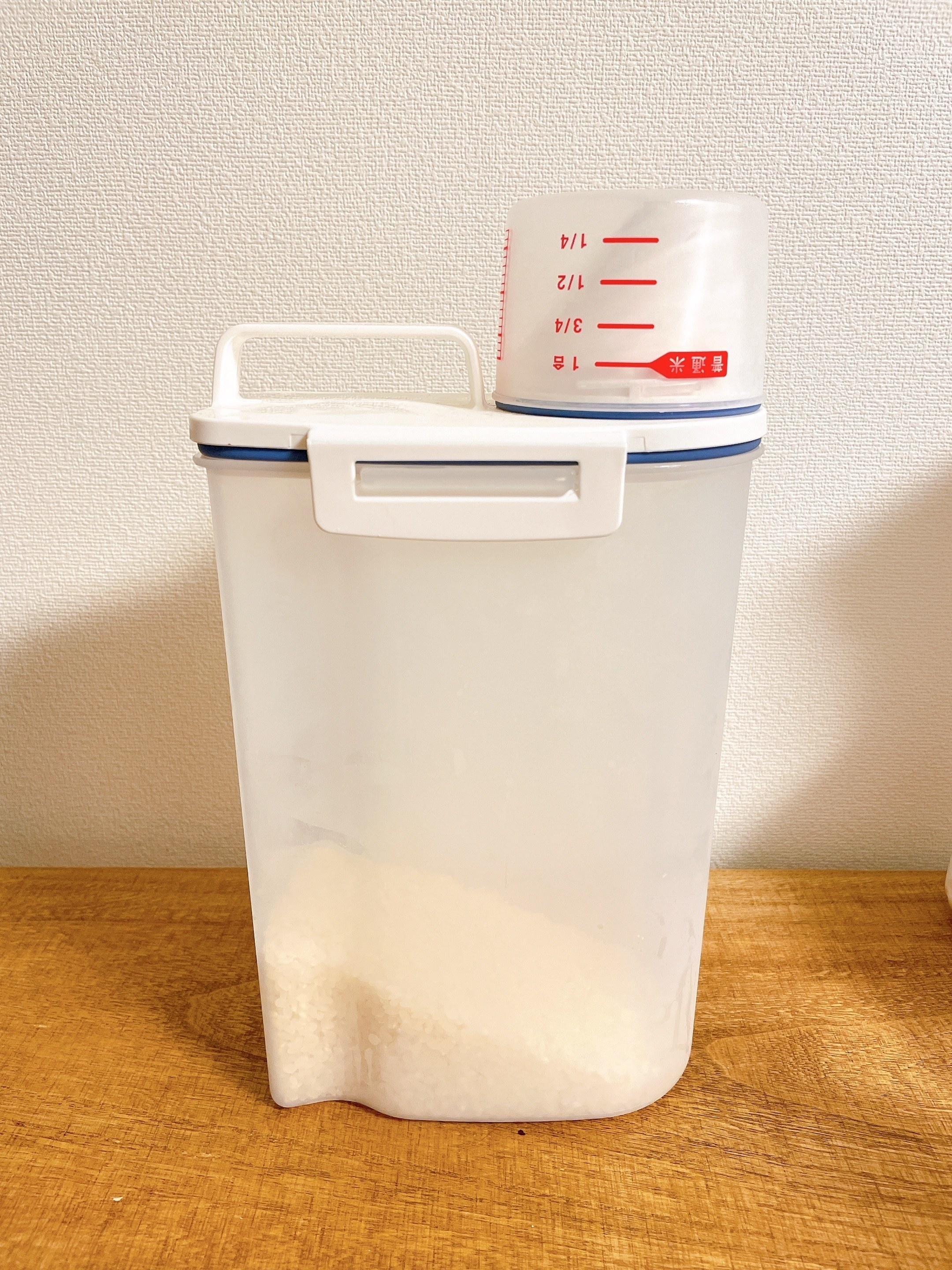 NITORI（ニトリ）おすすめのキッチングッズ「冷蔵庫米びつ 2kg」