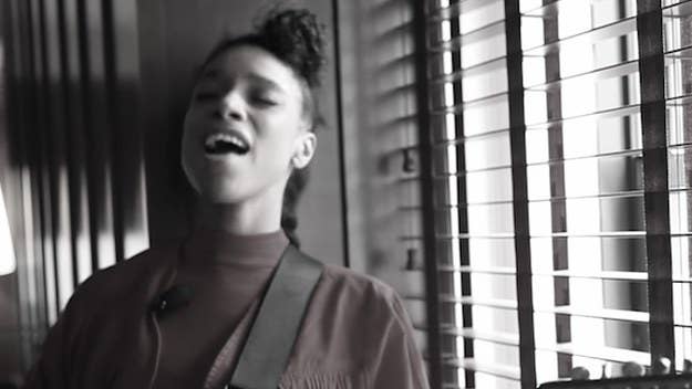 The singer's acoustic rendition of her "Unstoppable" single is a slice of heaven