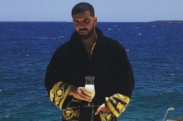 Drake 2025 versace robe