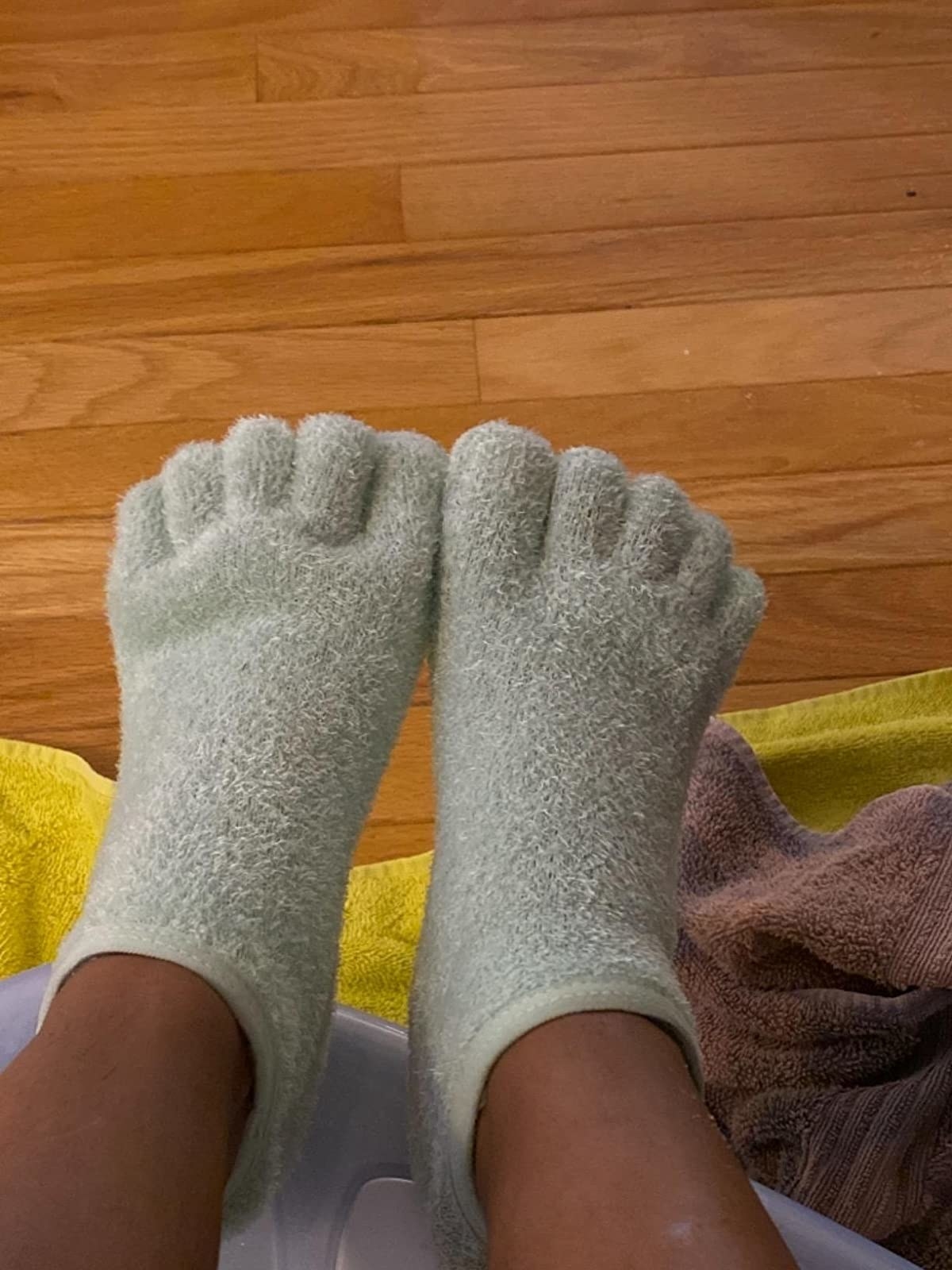 Reviewer wearing socks