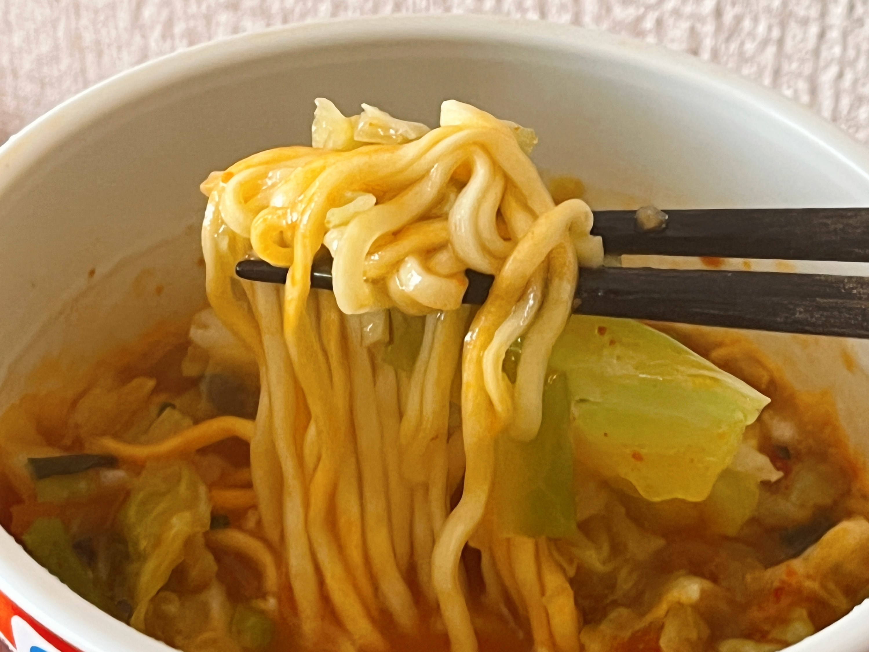 FamilyMart（ファミリーマート）のおすすめのスープ「6種の野菜を使用旨辛味噌」
