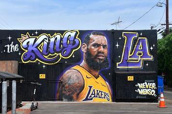 LeBron James Lakers mural