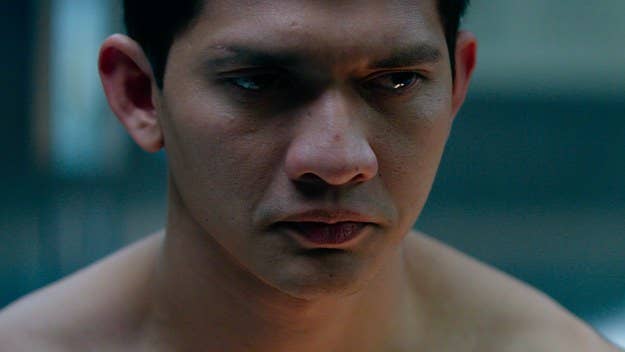 In this exclusive fight scene clip from 'Mile 22,' martial arts master Iko Uwais shows his skills to a battle that uses Migos as the soundtrack.