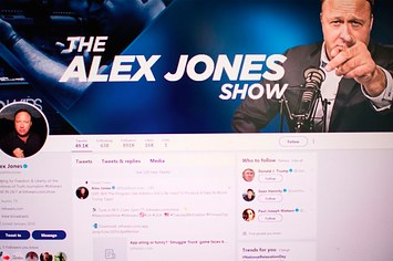 Alex Jones Twitter