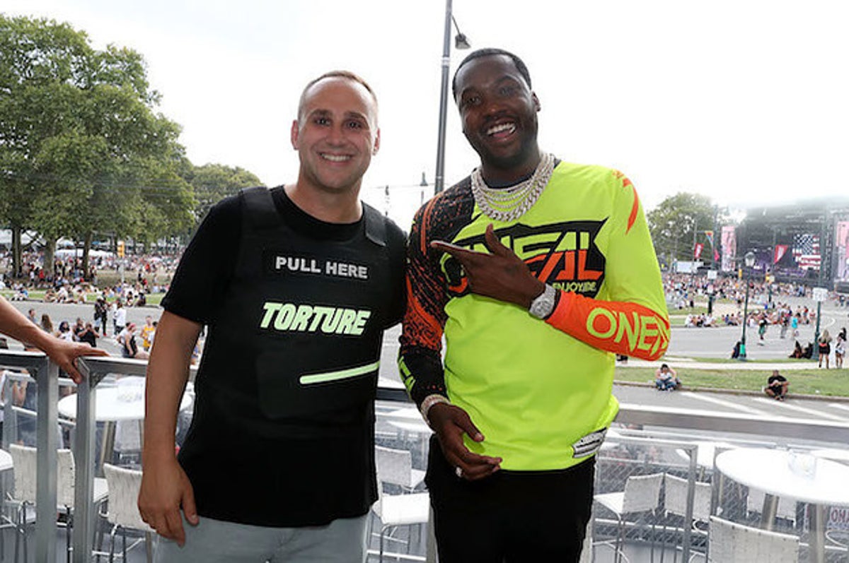 Meek Mill Donates 6,000 Backpacks Filled With School Supplies to Kids in  Philadelphia