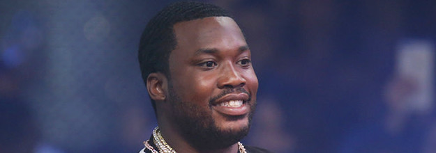 Meek Mill Donates 6,000 Backpacks Filled With School Supplies to Kids in  Philadelphia