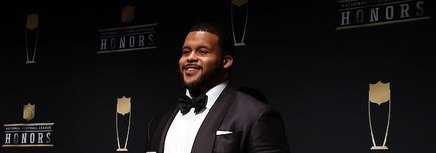 Rams DT Aaron Donald Passes Steelers OLB T.J. Watt As NFL's Highest Paid  Defensive Player - Steelers Depot