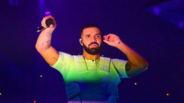 E! News reports Drake closed down a Washington D.C. restaurant to have dinner with model Bella Harris on Monday. However, sources close to Drake deny it happened, and Harris also addressed the rumor.