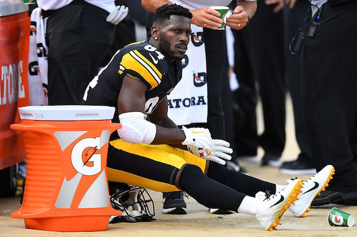 Steelers WR Antonio Brown misses practice after trade tweet