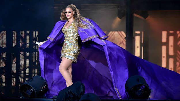 Beyoncé won't let gravity stop her stride. Instead of falling down a flight of steps during the On the Run II Tour stop in Nashville, Queen Bey caught herself and continued on with the show.