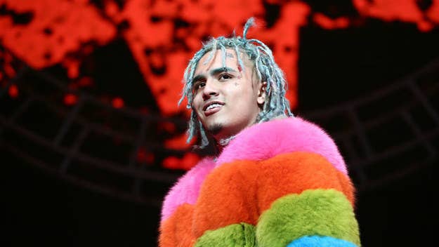 Lil Pump's "Drug Addict" video will feature actor Charlie Sheen. Ahead of the clip's release, he dropped a teaser of the visual on Twitter and is asking for retweets to unleash the full video.